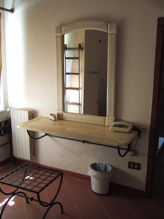Eremo Hotel Casa Del Sorriso Erice Room photo